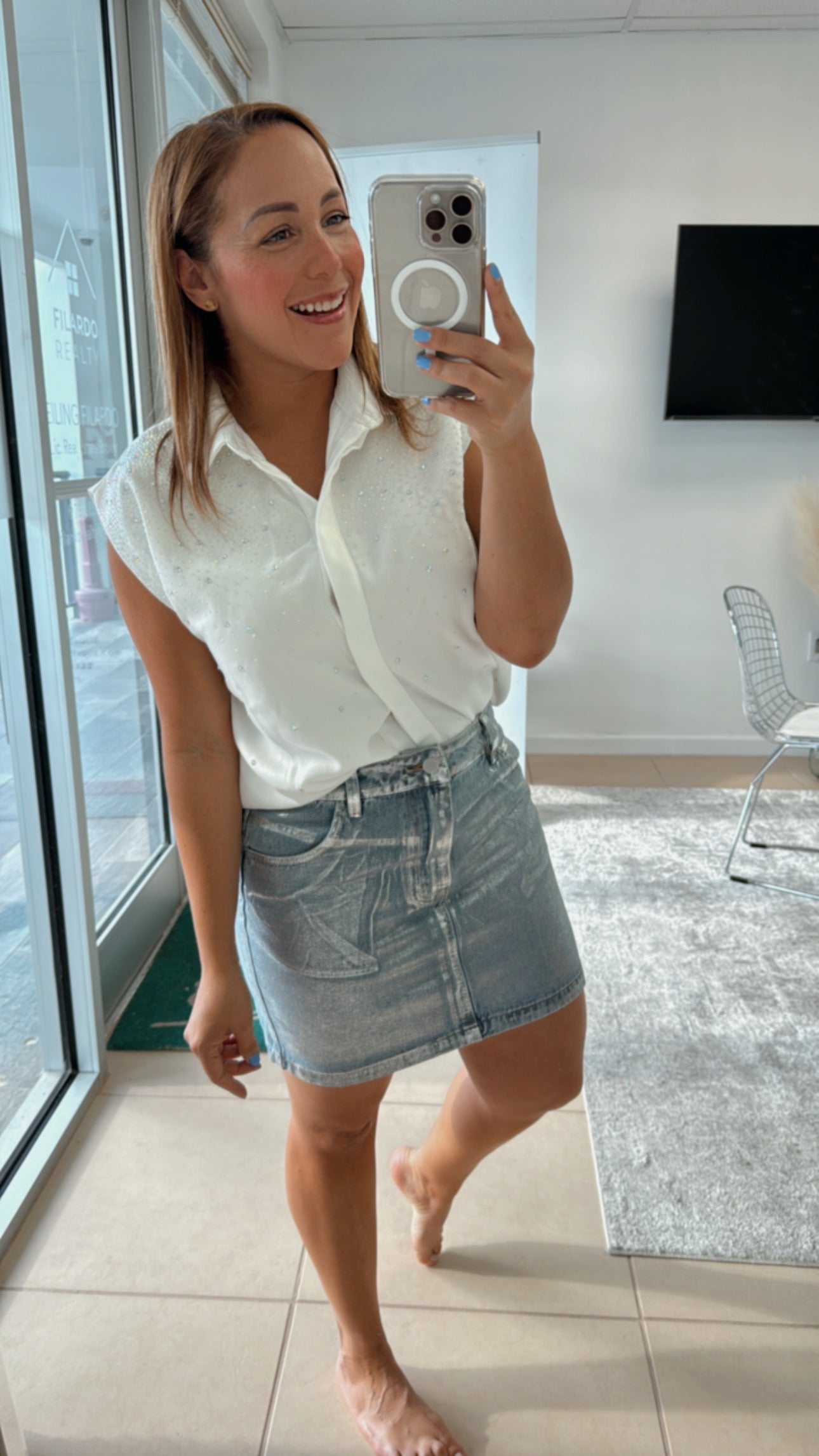 Leo White Top